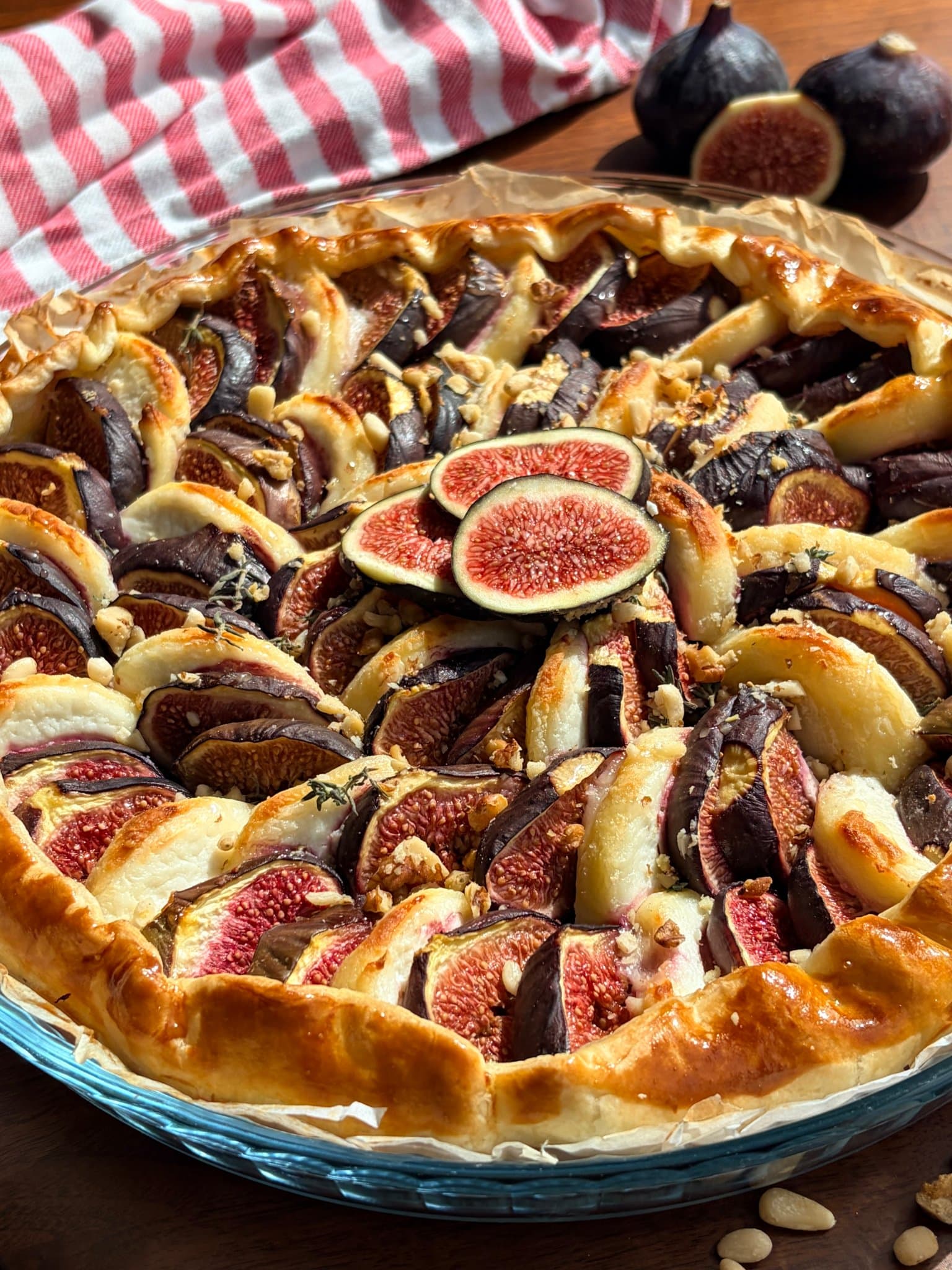 Tarte figues, chèvre & crumble aux graines cover